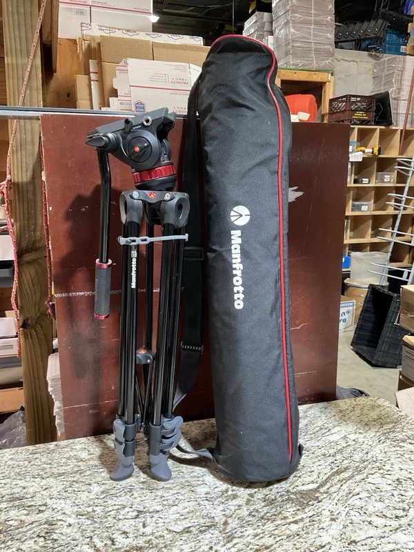 Manfrotto MVH502A Fluid Head + MVT502AM Tripod W/ Bag