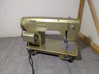 Vintage Montgomery Ward Signature UHT-J277C Green Metal Sewing