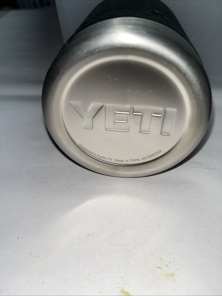"2 contenedores Yeti para latas y refrigeradores de 5"" de alto". 1 para ujier 1 para padrino de boda Foto 4 de 4