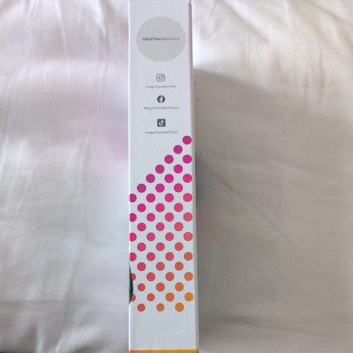 Magnitone XO LightsOut Tri Colour LED Micro-Sonic Cleansing Facial Massage Brush - Picture 4 of 4