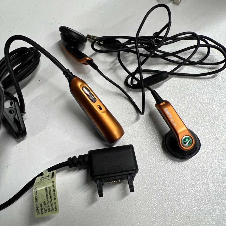 Sony Ericsson HPM-64 Headphones for K660i K750i K770i K800i K850i black&orange - Image 2 of 3