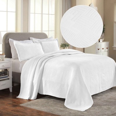 Superior Cotton Jacquard Matelassé Scalloped Geometric Fret