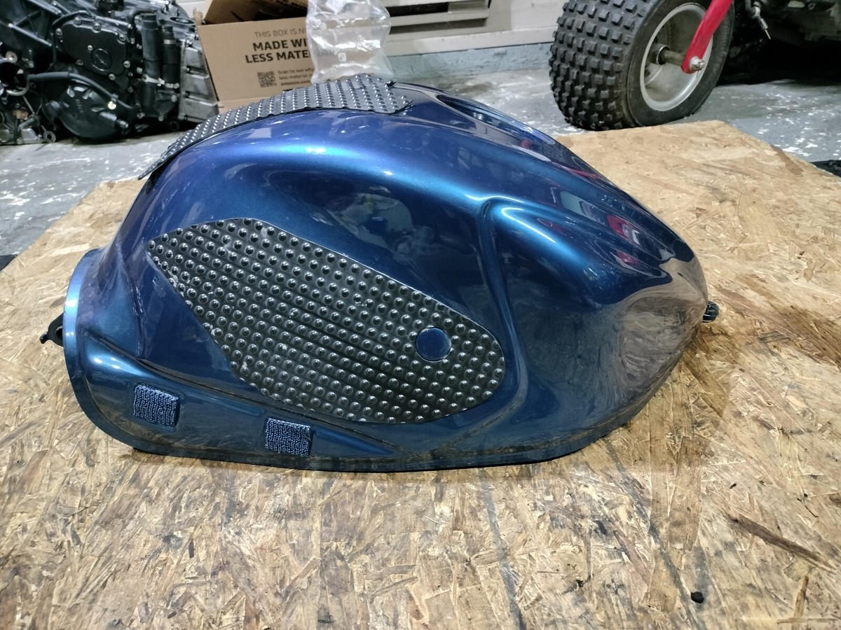 2011-2025 Suzuki Gsxr 750 600 OEM GAS TANK FUEL TANK LIGHT DAMAGE
