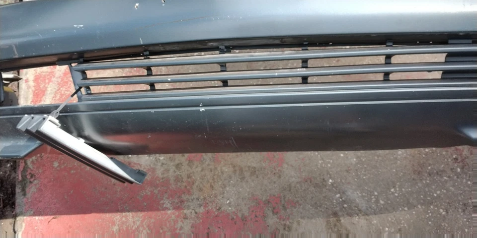 Крышка переднего бампера в сборе 90-95 Mercedes R129 SL500 300SL SL320 от оригинального производителя серая, хорошая - Изображение 4 из 4
