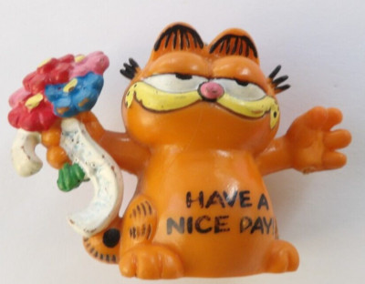 Bullyland Bully Garfield '' mit Blumenstrauss Anhänger '' 4,5 x 6 cm C 1978 , 1981