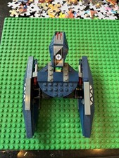LEGO Star Wars: Ahsokas Starfighter and Vultu...