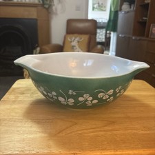 J&J Pyrex 1960s Emerald Green Shamrock Clover Pattern Dish With Handles 13” Rare
