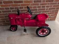 Farmall Super H Narrow Front Pedal Tractor by Scale Models
