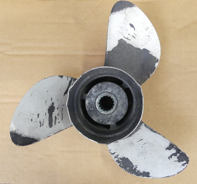 OMC Johnson Evinrude Boat Propeller 3 Blade 15 Spline 13R19MWC