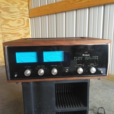 McIntosh MC2505 Solid State Power Amplifier In A Wooden Containment 