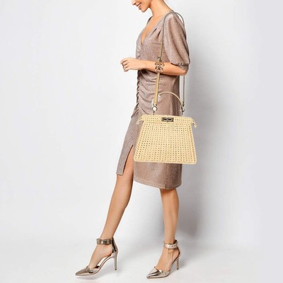FENDI ストロー かごバッグ ベージュ Fendi Beige Woven Leather and Straw Peekaboo Medium Iseeu Top