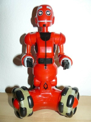 2007 wowwee robot remote