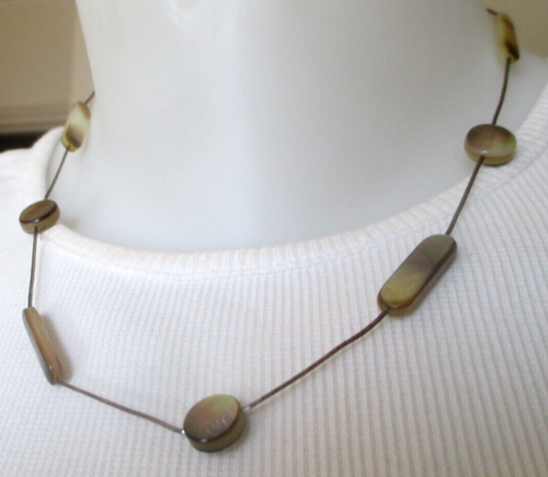 Collier Fin Réglable Perles Gris Nacré - Couleur Argenté - Occasion état Impeccable