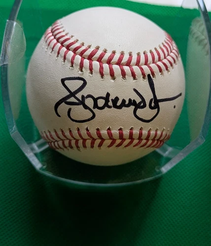 ANDRUW JONES Autographed Signed Rawlings Official MLB Baseball w/ Case