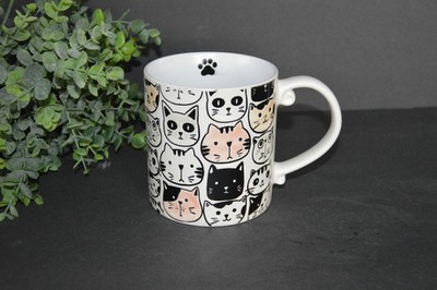SPECTRUM KITTY CAT FRIENDS Embossed 21oz Mug Cream Multicolor Repeat Cats Faces