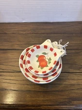 Vintage Set of 4 Measuring Cups Nesting Ceramic Apples Zhongxia Made in China