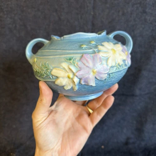 ROSEVILLE Blue Cosmos Squat Vase #375-4