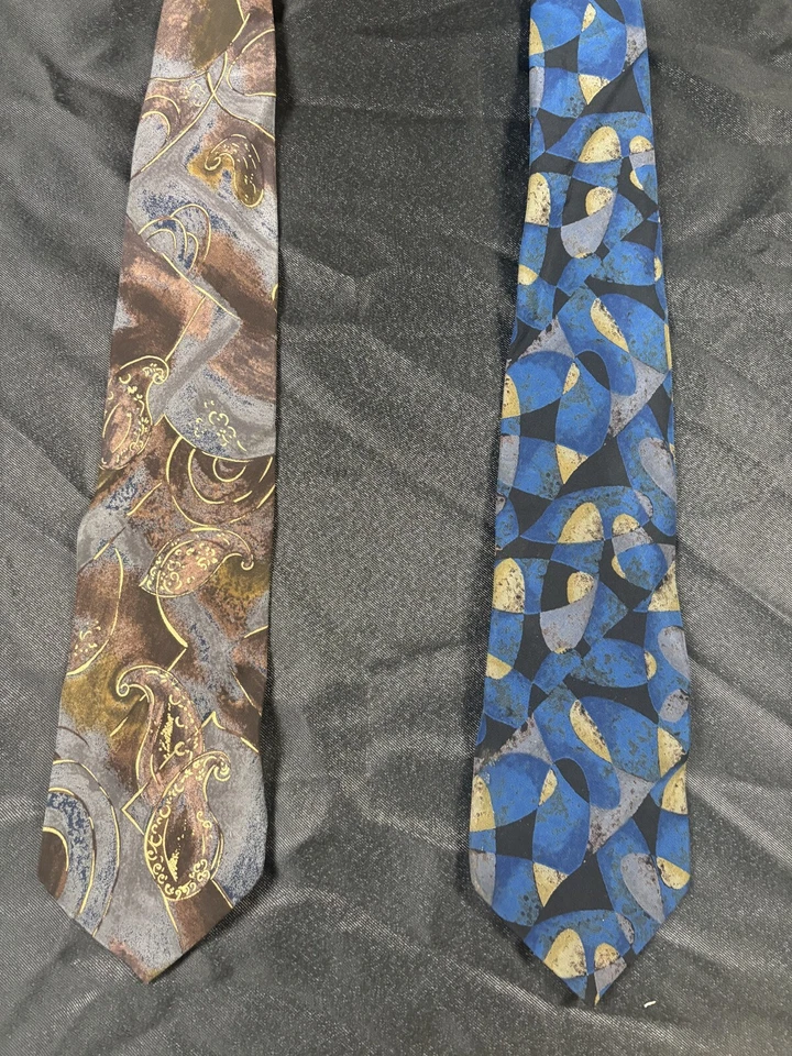 Lote de gravata Geoffrey Beene vintage 100% seda geométrica abstrata feita na Itália 2 - Imagem 2 de 4