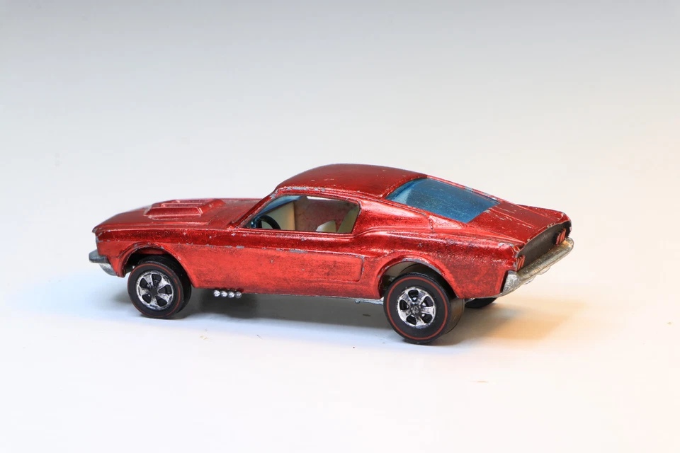 Hot Wheels Redline 1968 Custom Mustang Spectraflame Red HK White Interior Rare - Image 4 of 4