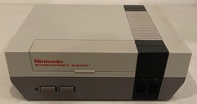 1989 NINTENDO NES ACTION SET CONSOLE SUPER MARIO DUCK HUNT RED ZAPPER CIB TESTED