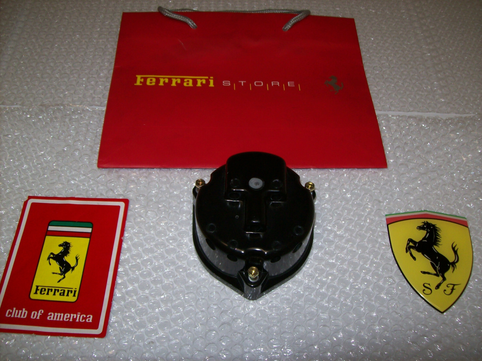 FERRARI  12 cyl Distributor Cap   Testarossa 250 275 330 365 400    95300040   .