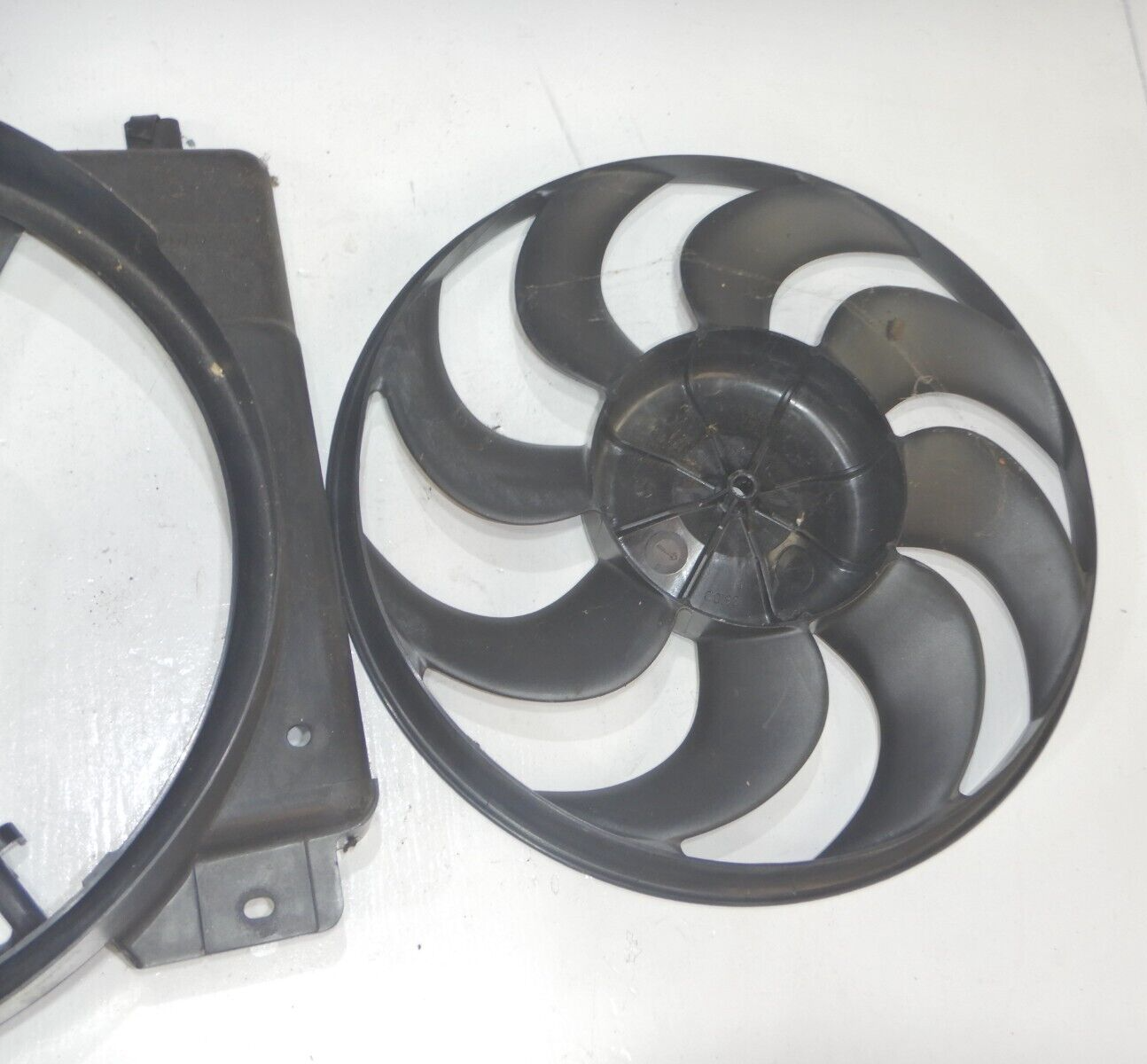 Cooling Fan Assembly Fits Jeep Cherokee 1995-1996 Ch3115127 