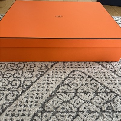 Authentic Hermes Large Gift Mint with ribbon and tissue paper Box