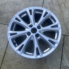 Ford Fiesta MK7 17-inch 8-spoke alloy wheel in Sparkle Silver finish