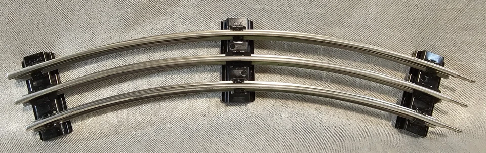 Lot of 26 Sections Lionel O Gauge 042 Curve 3 Rail Tubular Train Track L/N - Image 2 of 4