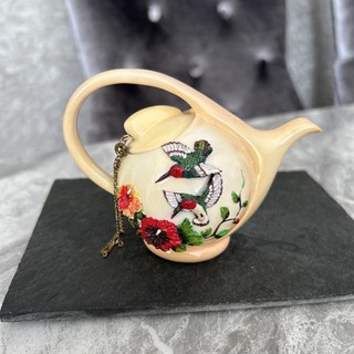 Nini handbemalte Miniatur Teekanne Kolibris sehr guter Zustand