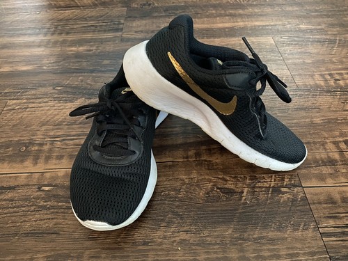 nike tanjun gold black