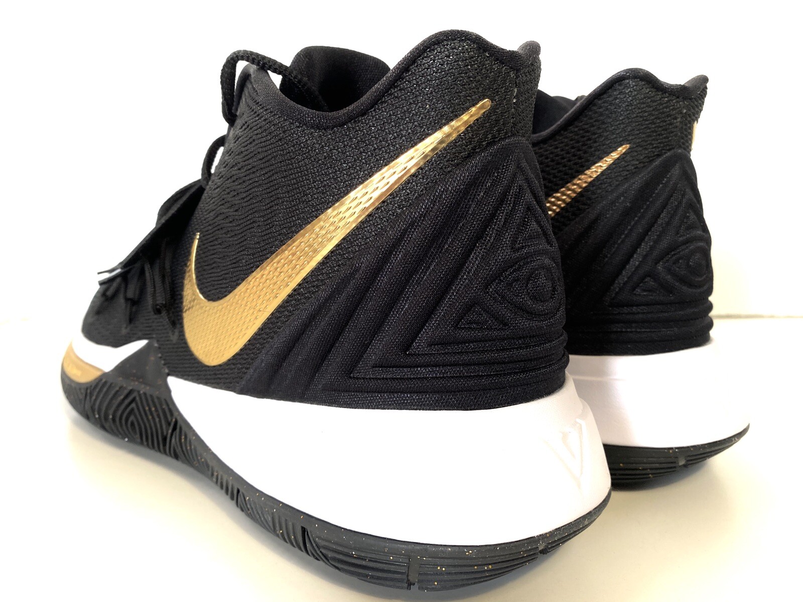 kyrie 5 black metallic gold