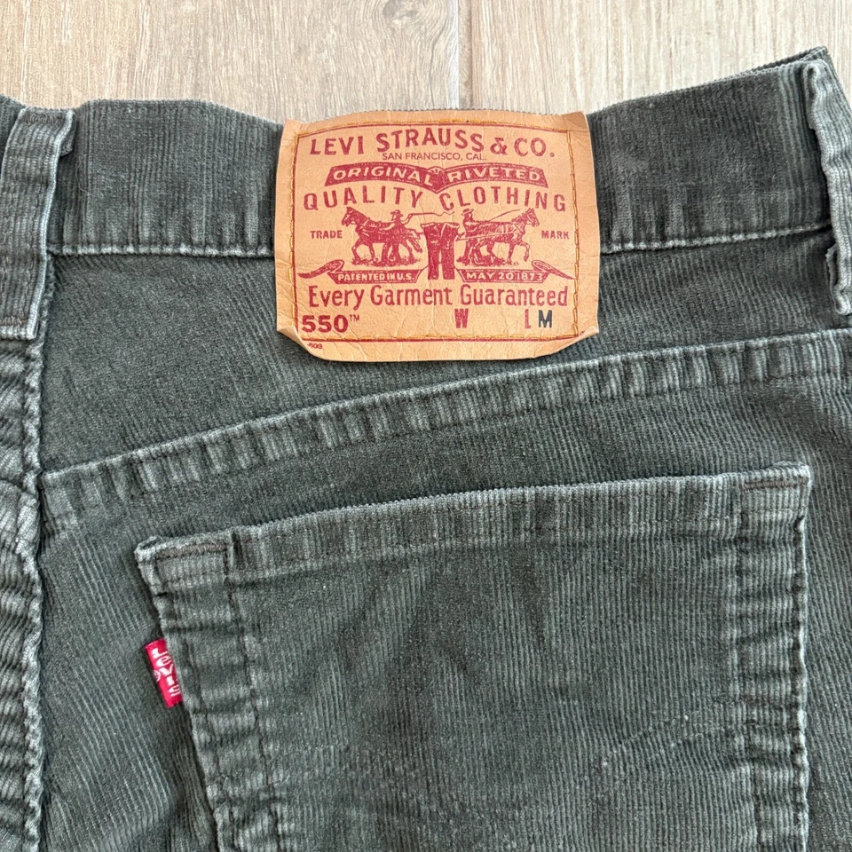 Pantalones Cortos De Colección Levi's 550 Pana Corte Para Mujer 12 MIS Verde Oliva Y2K Relajados Foto 4 de 4