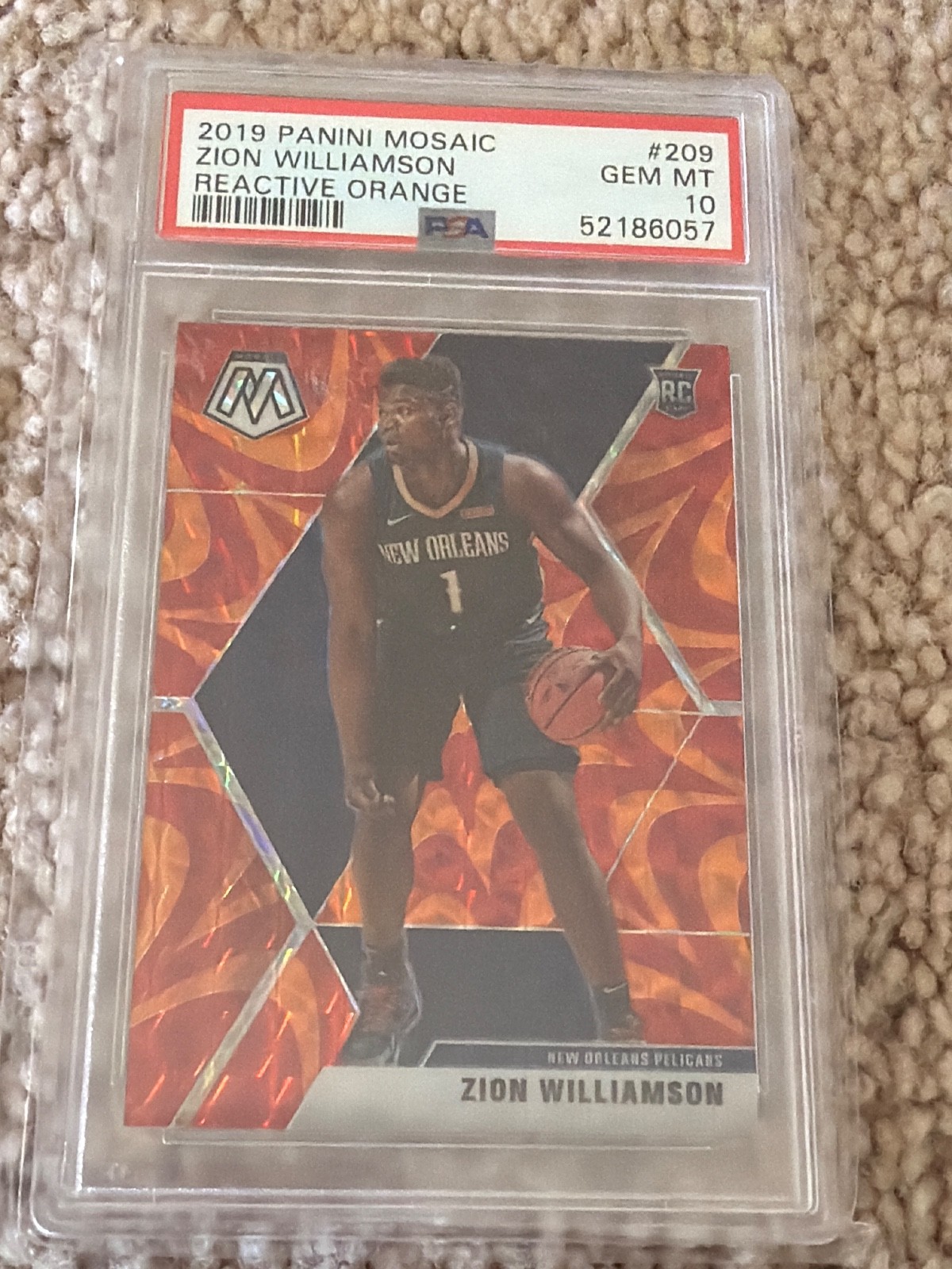2019-20 Panini Mosaic - Rookies Zion Williamson #209 Reactive Orange Prizm (RC)