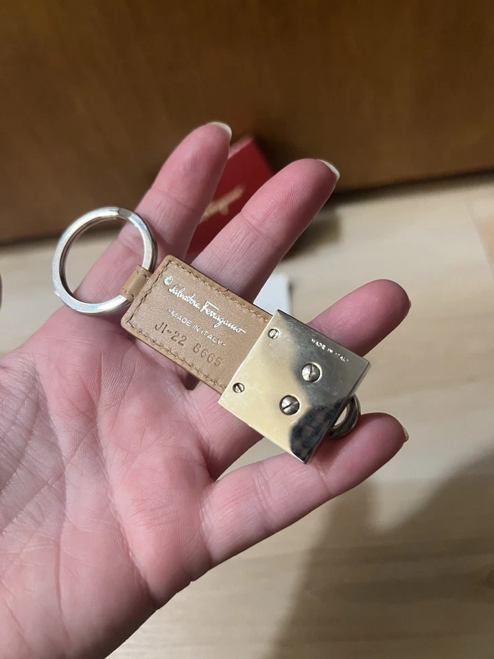 Authentic SALVATORE FERRAGAMO Excellent Condition Keyring Leather Metal Tan - Image 3 of 4