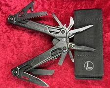 Leatherman OHT One Handed Tool Black 10 Tool Multi-Tool  w/Molle Sheath Used(479