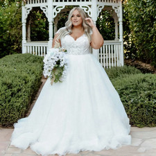 Plus Size Wedding Dresses Cap Sleeve V Neck Lace Applique Boho Bridal Ball Gowns