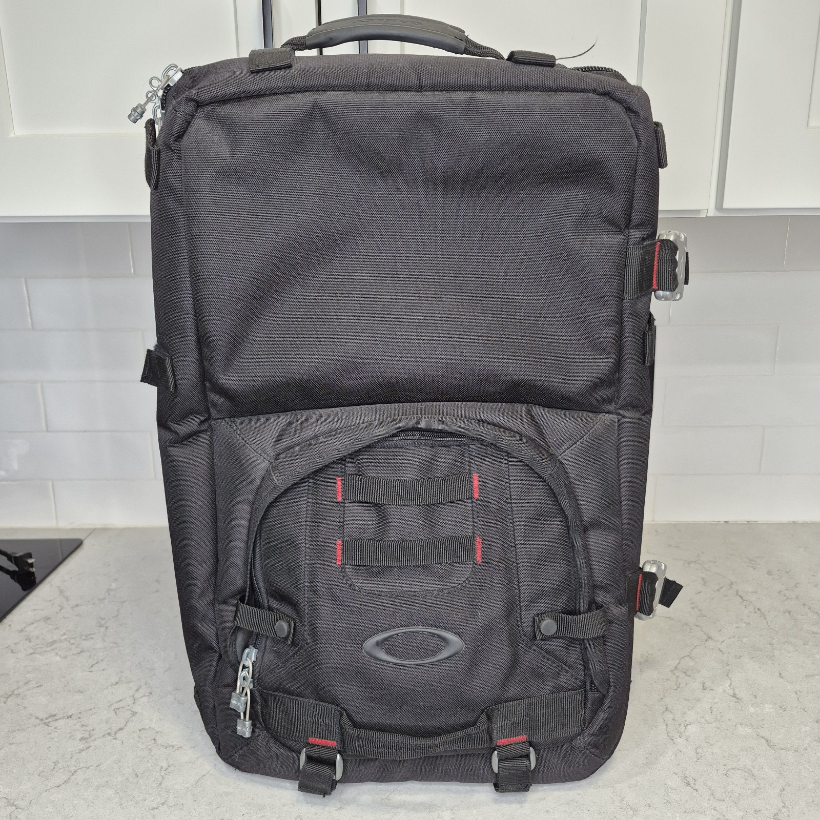 Oakley AP Tactical Field Gear Roller Carry On Core Black Zip