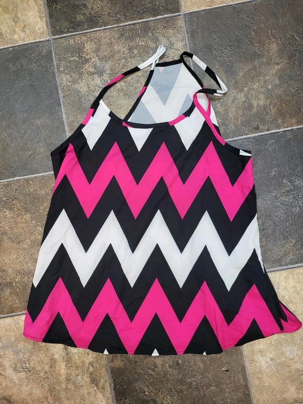 Women's Beautiful XL Red, White, and Black Tank