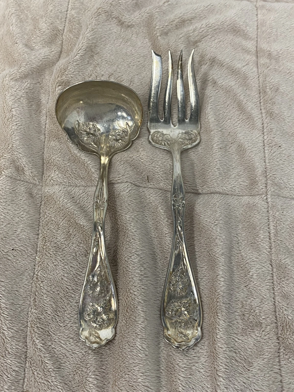 Pair of Vintage Silver-Plated Serving Utensils - W. R. Keystone / Oneida Silver