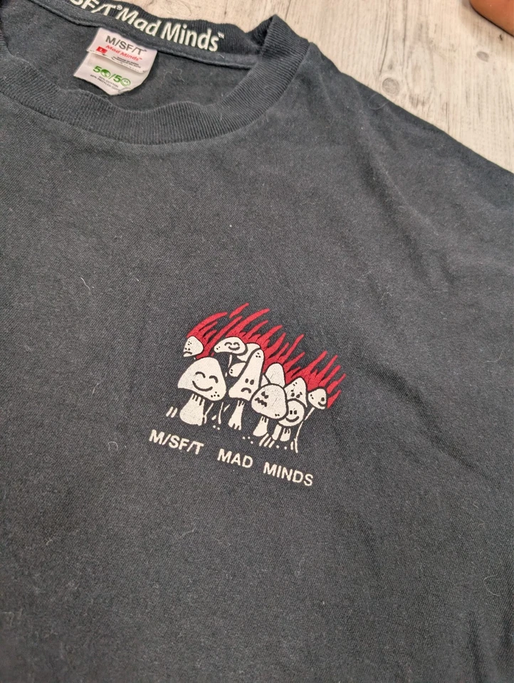 Camiseta para hombre Misfit Mad Minds Quit Harshing My Dream camiseta gráfica talla L negra Foto 2 de 4