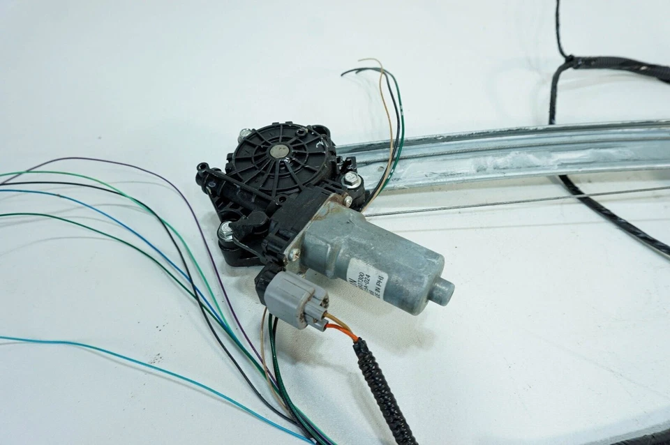 16-22 Honda Pilot 2WD EX-L OEM Rear Right Door Glass Regulator W/ Motor 5062 - Image 4 of 4