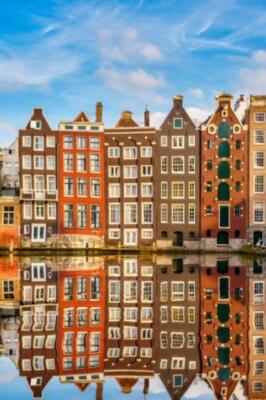Wandbild: Traditionelle niederländische Gebäude auf dem Kanal in Amsterdam [...]