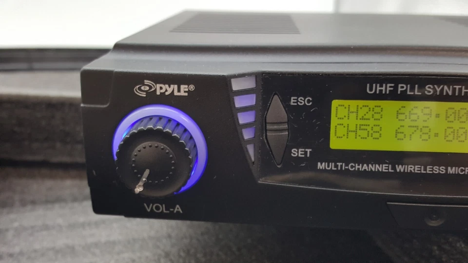 PYLE Wireless Microphone Series PDWM 3500 Multi-Channel Handheld Clip-on Headset - Image 2 of 4