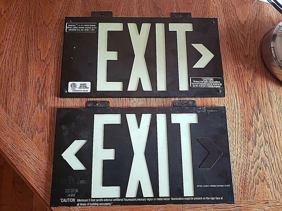 2 BRADY BRADYGLO BLACK WALL MOUNT PHOTO LUMINESCENT EXIT SIGNS STEEL MODEL 37851 - Image 2 of 4