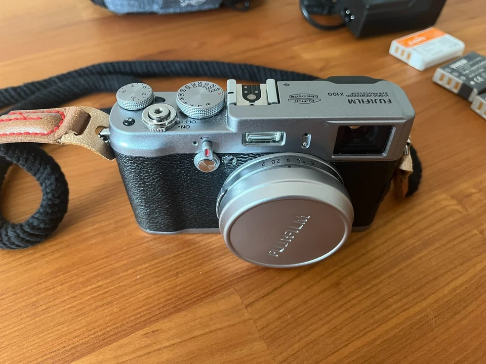 Fujifilm FinePix X100 - Cámara digital en perfecto estado - Imagen 3 de 4