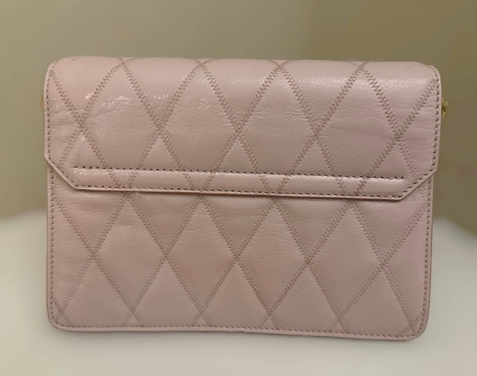 Bolso Bandolera Givenchy GV3 Pequeño Acolchado, Piel de Cabra, Cuero, Rosa Pálido Foto 2 de 4