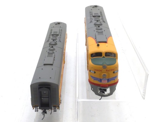 Broadway Limited 2351 HO Union Pacific EMD E8 Powered A & Dummy B #950 w/DCC EX - Picture 3 of 6