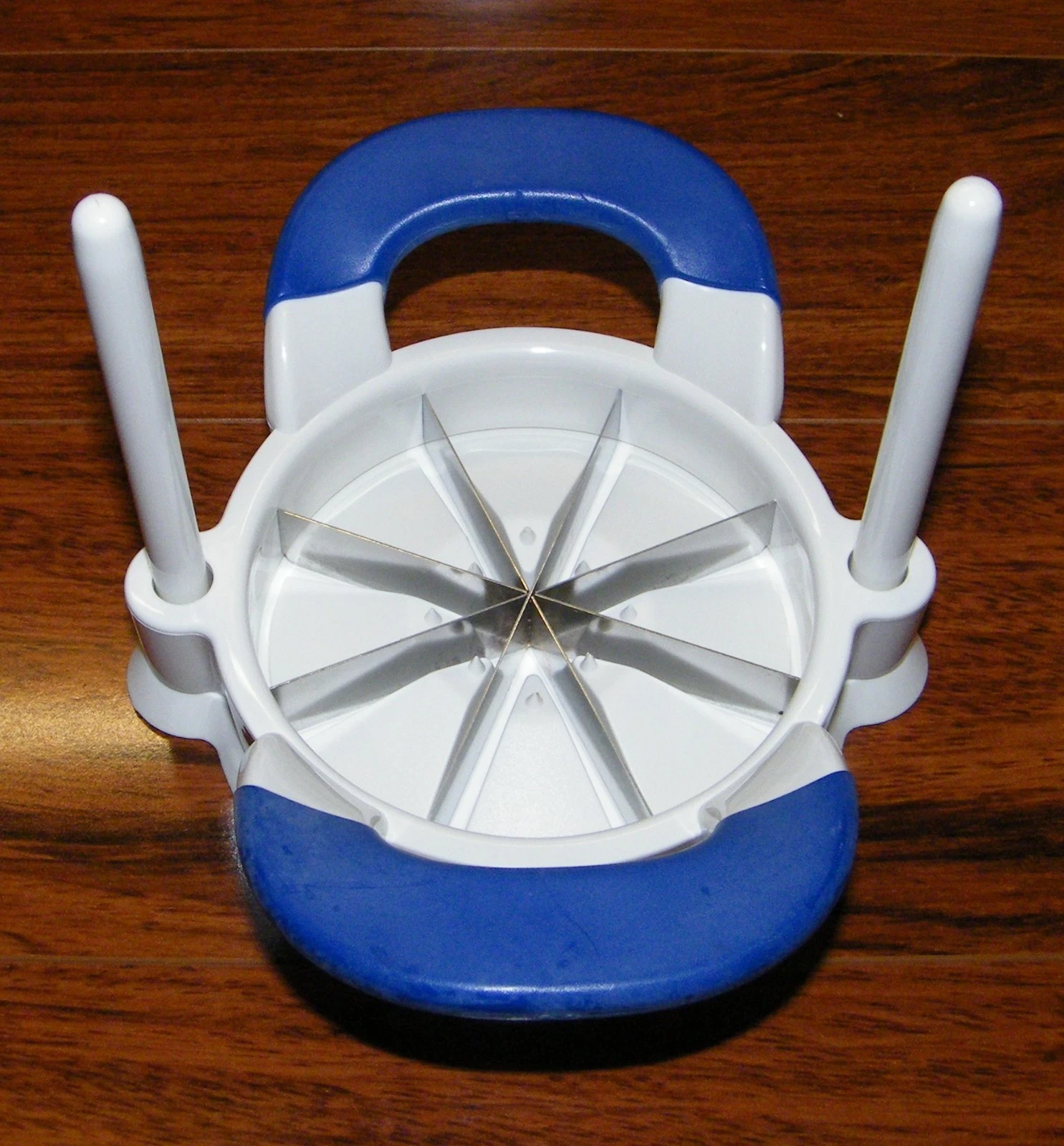 Progressive Prepworks International Wedge & Pop 8 Piece Apple / Pear Slicer
Opens in a new window or