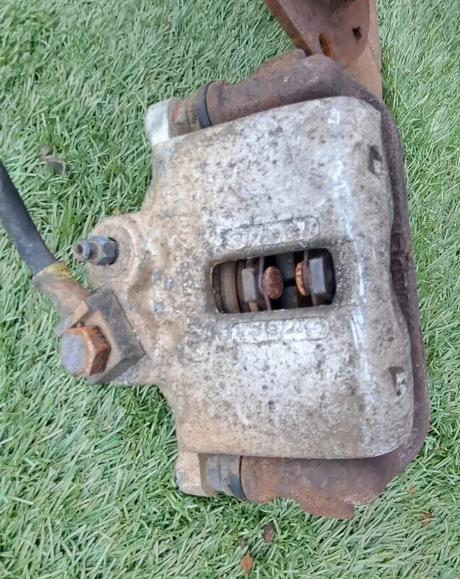 GIRLOCK DISC BRAKE REAR END CALIPERS & BACKING PLATES HOLDEN HQ HZ HX